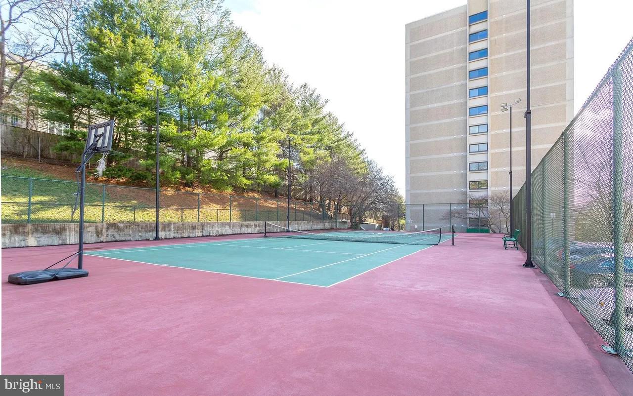 5911 EDSALL RD #206, ALEXANDRIA, Virginia 22304, 2 Bedrooms Bedrooms, ,2 BathroomsBathrooms,Residential,For sale,5911 EDSALL RD #206,VAAX2049508 MLS # VAAX2049508