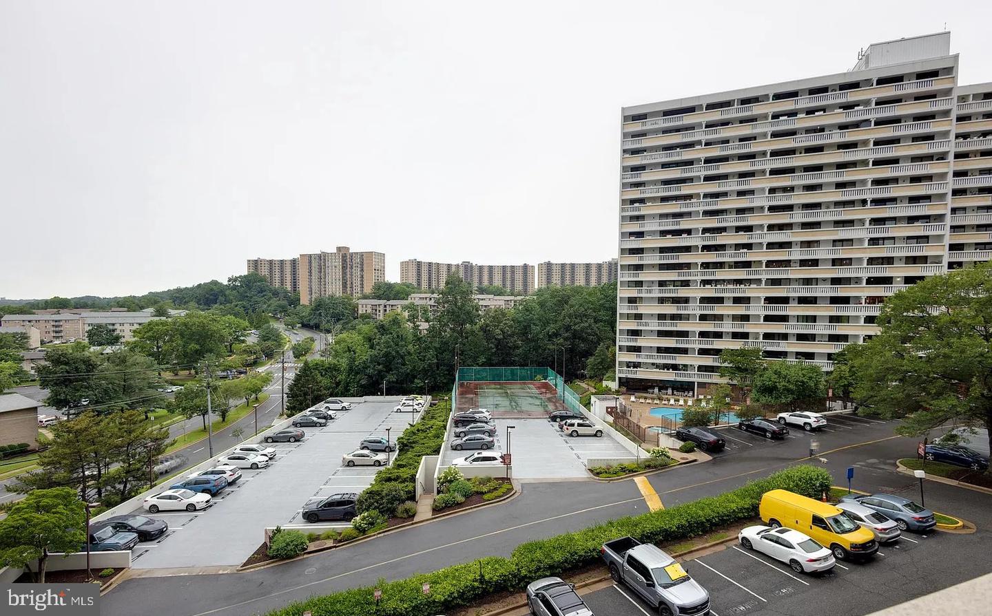 5911 EDSALL RD #206, ALEXANDRIA, Virginia 22304, 2 Bedrooms Bedrooms, ,2 BathroomsBathrooms,Residential,For sale,5911 EDSALL RD #206,VAAX2049508 MLS # VAAX2049508