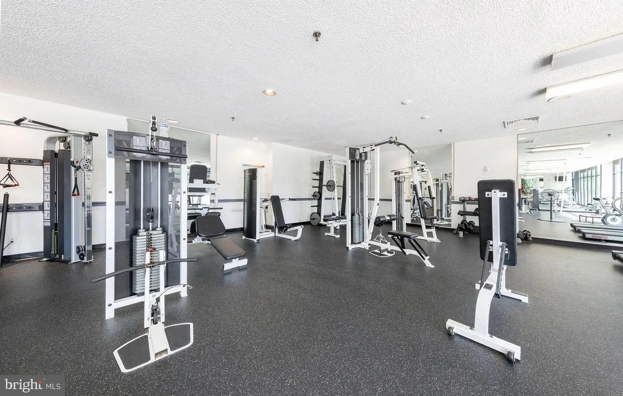 5911 EDSALL RD #206, ALEXANDRIA, Virginia 22304, 2 Bedrooms Bedrooms, ,2 BathroomsBathrooms,Residential,For sale,5911 EDSALL RD #206,VAAX2049508 MLS # VAAX2049508
