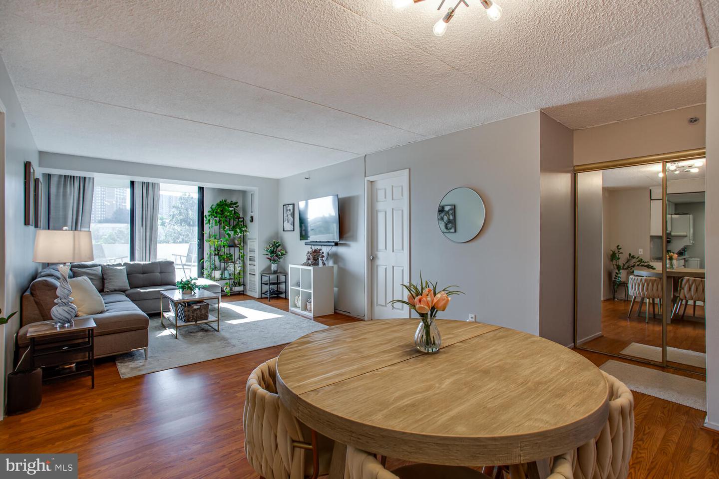 5911 EDSALL RD #206, ALEXANDRIA, Virginia 22304, 2 Bedrooms Bedrooms, ,2 BathroomsBathrooms,Residential,For sale,5911 EDSALL RD #206,VAAX2049508 MLS # VAAX2049508