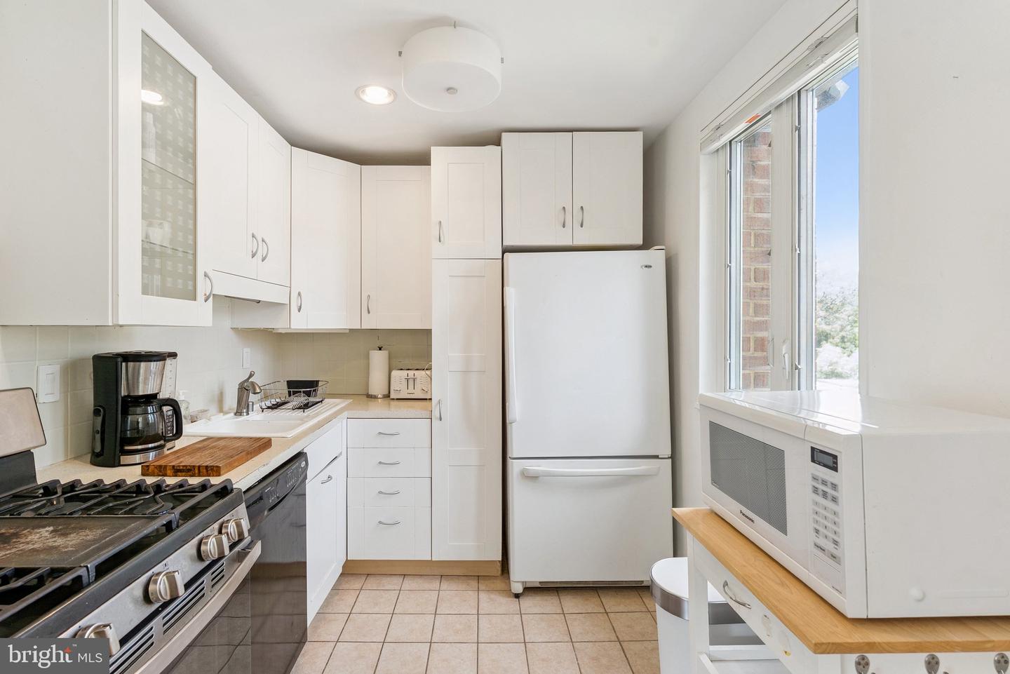 2400 41ST ST NW #513, WASHINGTON, District Of Columbia 20007, 2 Bedrooms Bedrooms, ,1 BathroomBathrooms,Residential,For sale,2400 41ST ST NW #513,DCDC2221752 MLS # DCDC2221752