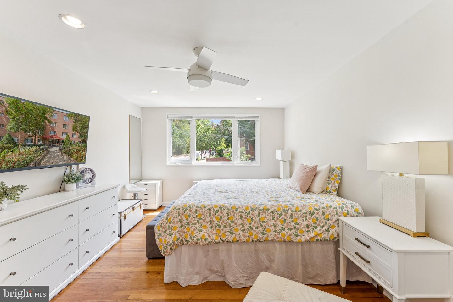 2400 41ST ST NW #513, WASHINGTON, District Of Columbia 20007, 2 Bedrooms Bedrooms, ,1 BathroomBathrooms,Residential,For sale,2400 41ST ST NW #513,DCDC2221752 MLS # DCDC2221752