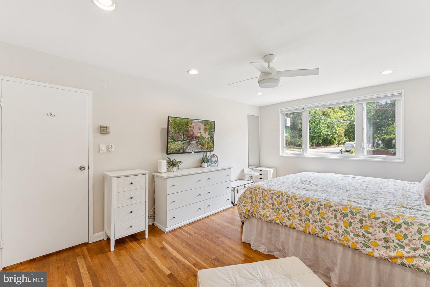 2400 41ST ST NW #513, WASHINGTON, District Of Columbia 20007, 2 Bedrooms Bedrooms, ,1 BathroomBathrooms,Residential,For sale,2400 41ST ST NW #513,DCDC2221752 MLS # DCDC2221752