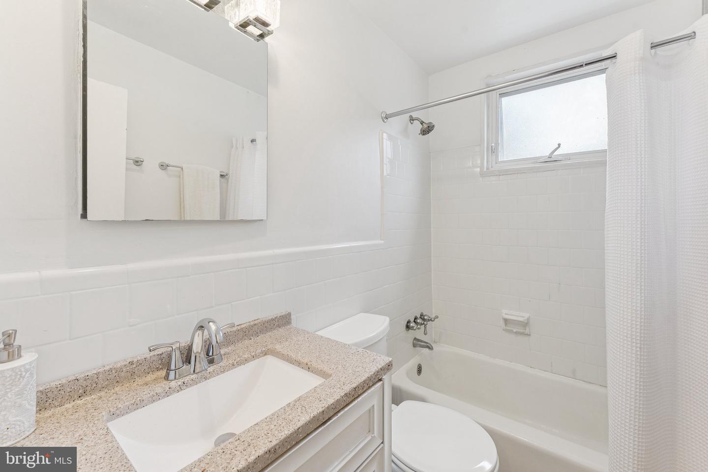 2400 41ST ST NW #513, WASHINGTON, District Of Columbia 20007, 2 Bedrooms Bedrooms, ,1 BathroomBathrooms,Residential,For sale,2400 41ST ST NW #513,DCDC2221752 MLS # DCDC2221752