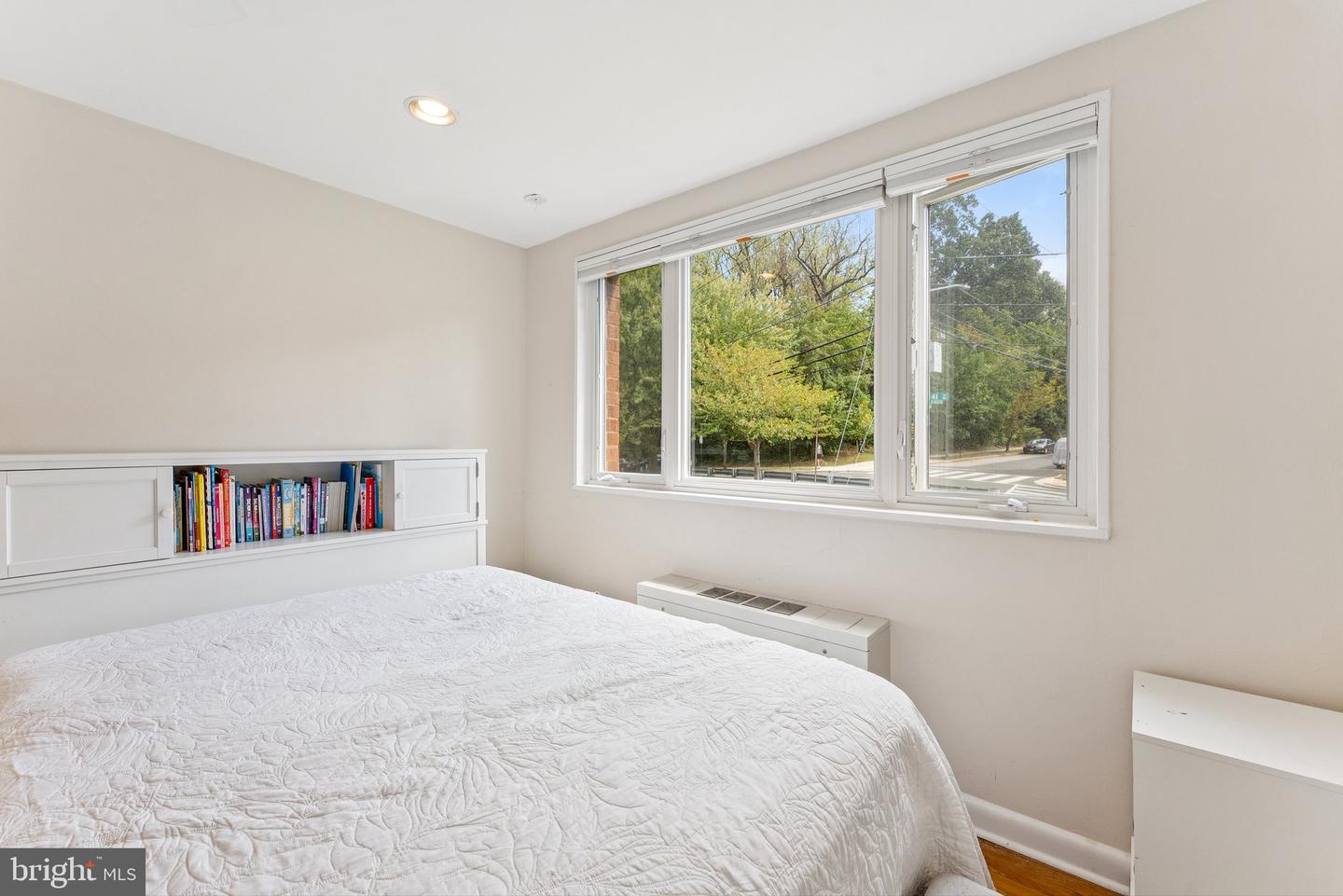 2400 41ST ST NW #513, WASHINGTON, District Of Columbia 20007, 2 Bedrooms Bedrooms, ,1 BathroomBathrooms,Residential,For sale,2400 41ST ST NW #513,DCDC2221752 MLS # DCDC2221752