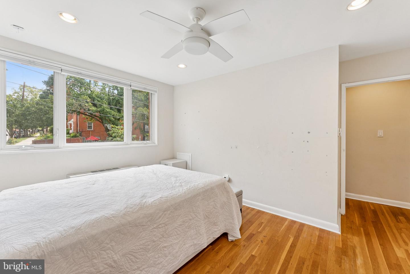 2400 41ST ST NW #513, WASHINGTON, District Of Columbia 20007, 2 Bedrooms Bedrooms, ,1 BathroomBathrooms,Residential,For sale,2400 41ST ST NW #513,DCDC2221752 MLS # DCDC2221752