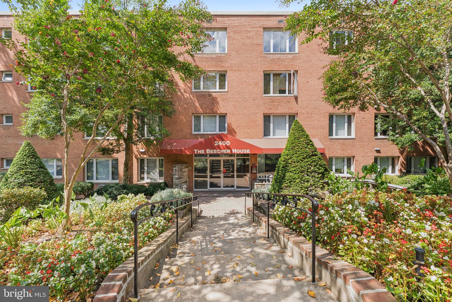2400 41ST ST NW #513, WASHINGTON, District Of Columbia 20007, 2 Bedrooms Bedrooms, ,1 BathroomBathrooms,Residential,For sale,2400 41ST ST NW #513,DCDC2221752 MLS # DCDC2221752