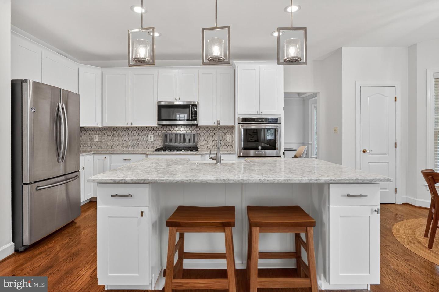 10626 REGENT PARK CT, FAIRFAX, Virginia 22030, 6 Bedrooms Bedrooms, ,4 BathroomsBathrooms,Residential,For sale,10626 REGENT PARK CT,VAFC2006960 MLS # VAFC2006960