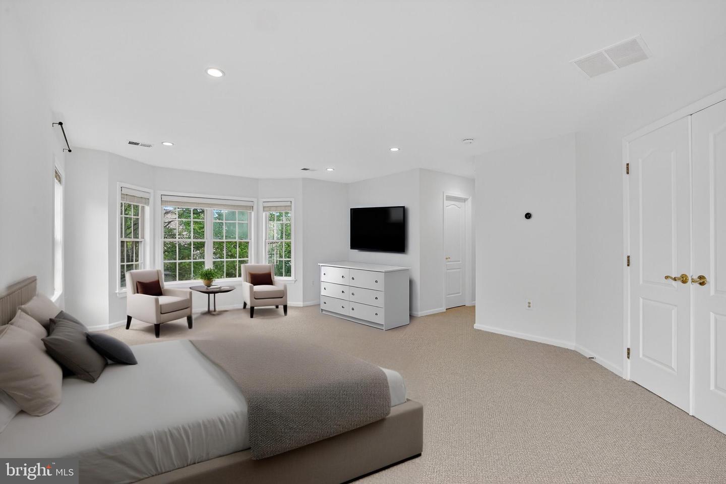 10626 REGENT PARK CT, FAIRFAX, Virginia 22030, 6 Bedrooms Bedrooms, ,4 BathroomsBathrooms,Residential,For sale,10626 REGENT PARK CT,VAFC2006960 MLS # VAFC2006960