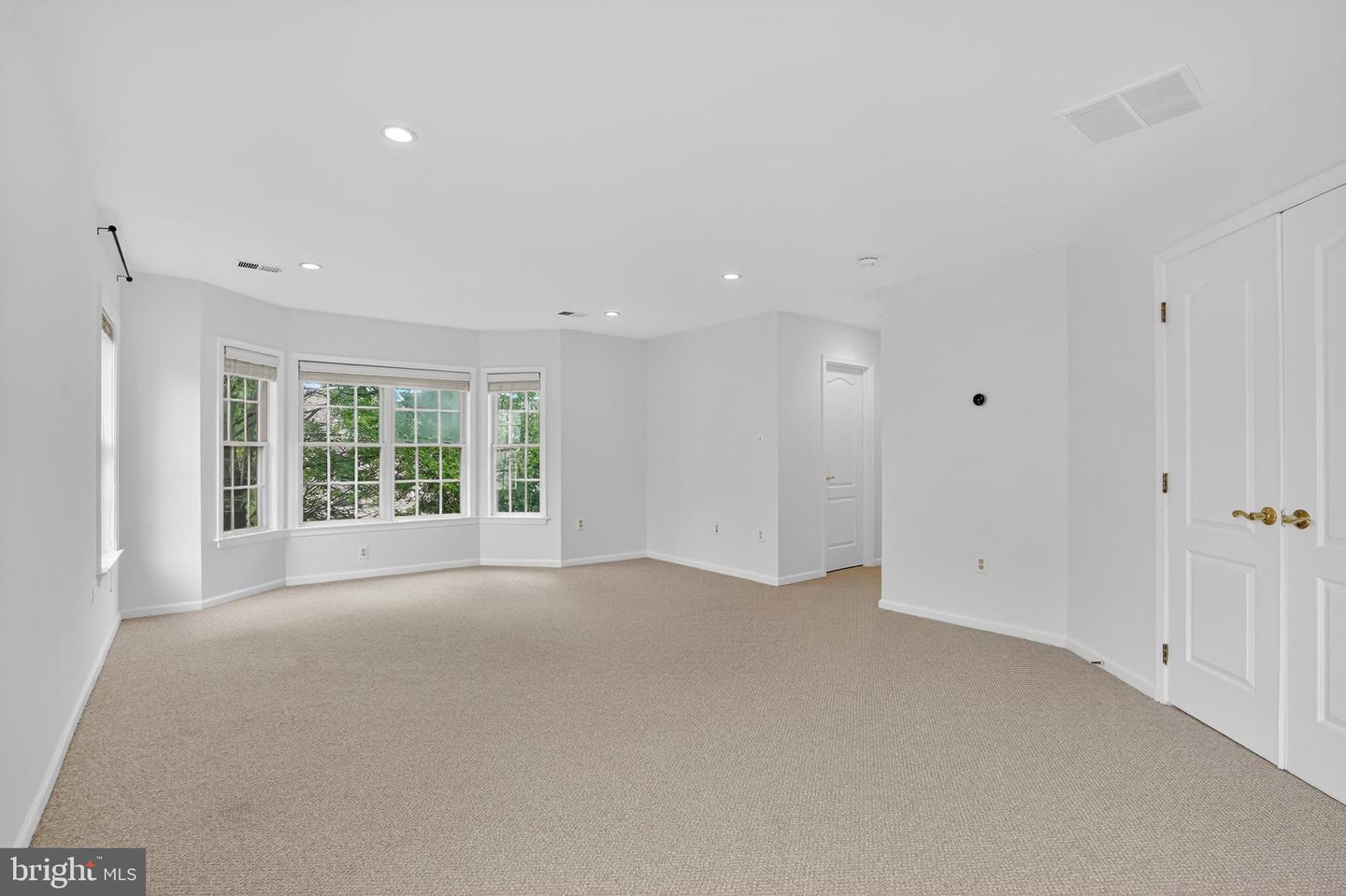 10626 REGENT PARK CT, FAIRFAX, Virginia 22030, 6 Bedrooms Bedrooms, ,4 BathroomsBathrooms,Residential,For sale,10626 REGENT PARK CT,VAFC2006960 MLS # VAFC2006960