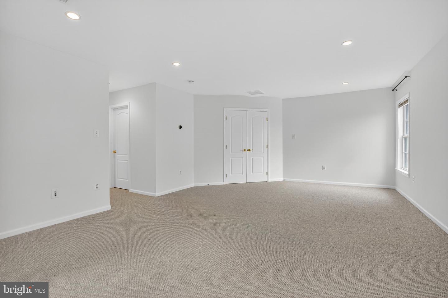 10626 REGENT PARK CT, FAIRFAX, Virginia 22030, 6 Bedrooms Bedrooms, ,4 BathroomsBathrooms,Residential,For sale,10626 REGENT PARK CT,VAFC2006960 MLS # VAFC2006960