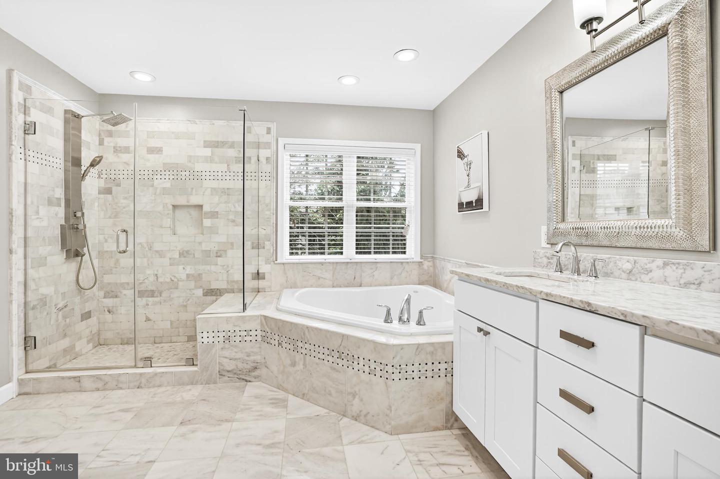 10626 REGENT PARK CT, FAIRFAX, Virginia 22030, 6 Bedrooms Bedrooms, ,4 BathroomsBathrooms,Residential,For sale,10626 REGENT PARK CT,VAFC2006960 MLS # VAFC2006960