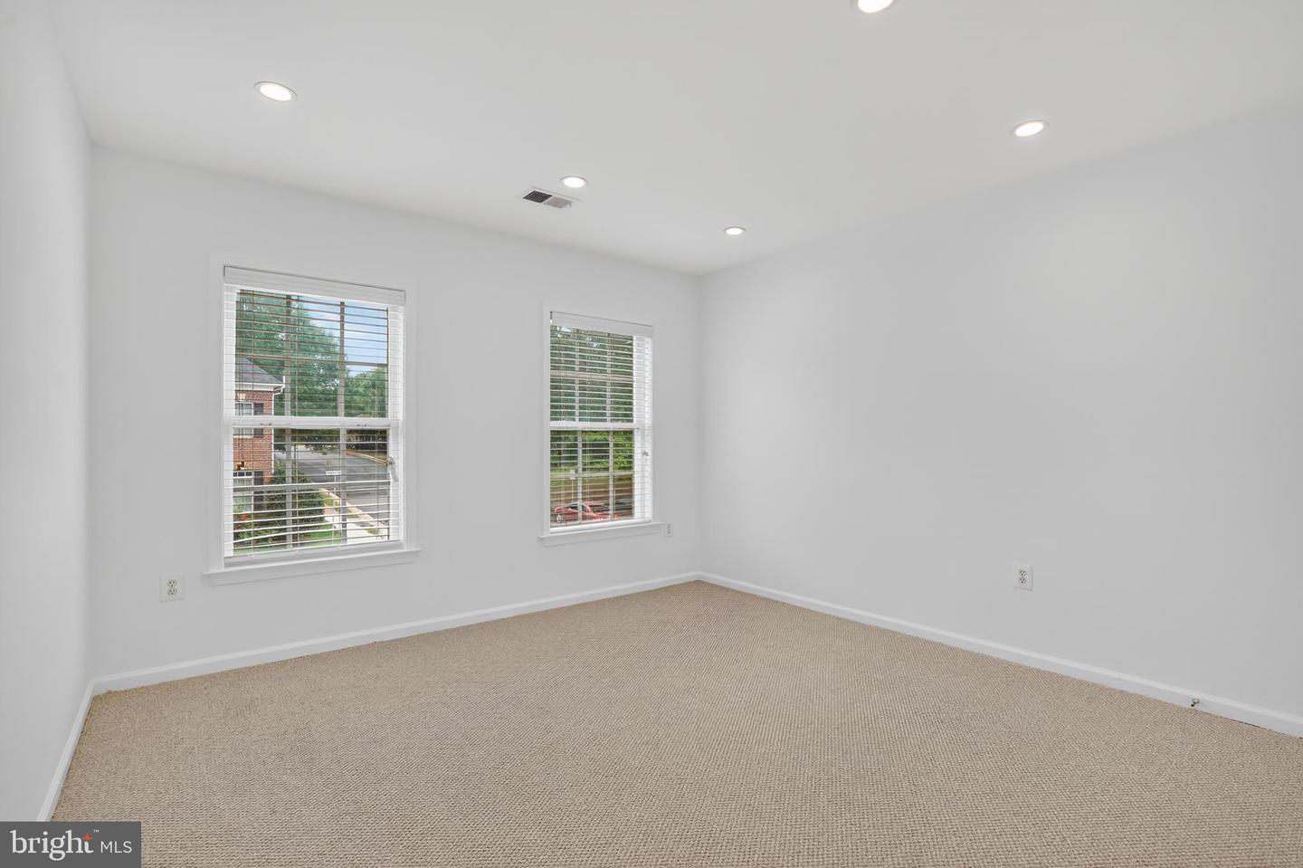 10626 REGENT PARK CT, FAIRFAX, Virginia 22030, 6 Bedrooms Bedrooms, ,4 BathroomsBathrooms,Residential,For sale,10626 REGENT PARK CT,VAFC2006960 MLS # VAFC2006960