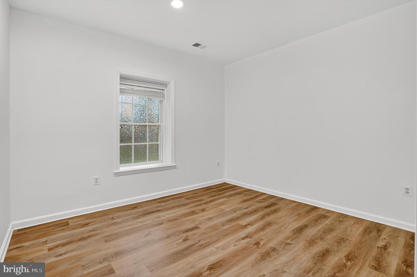 10626 REGENT PARK CT, FAIRFAX, Virginia 22030, 6 Bedrooms Bedrooms, ,4 BathroomsBathrooms,Residential,For sale,10626 REGENT PARK CT,VAFC2006960 MLS # VAFC2006960