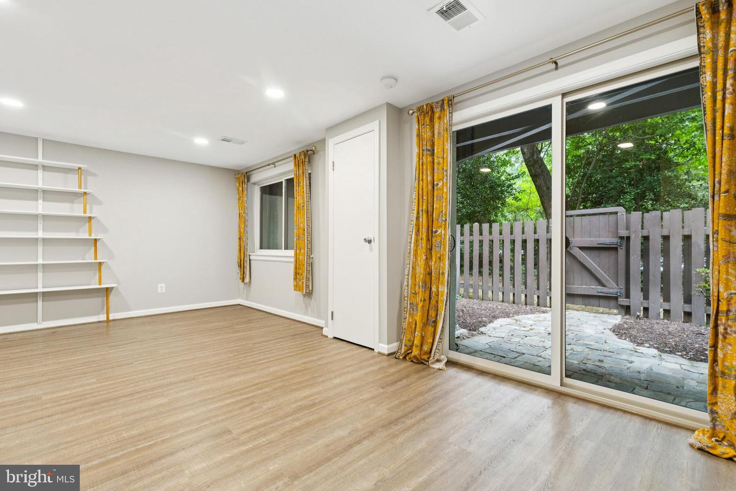 11817 COOPERS CT, RESTON, Virginia 20191, 3 Bedrooms Bedrooms, ,2 BathroomsBathrooms,Residential,For sale,11817 COOPERS CT,VAFX2266992 MLS # VAFX2266992