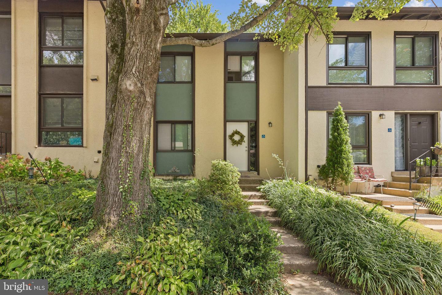 11817 COOPERS CT, RESTON, Virginia 20191, 3 Bedrooms Bedrooms, ,2 BathroomsBathrooms,Residential,For sale,11817 COOPERS CT,VAFX2266992 MLS # VAFX2266992