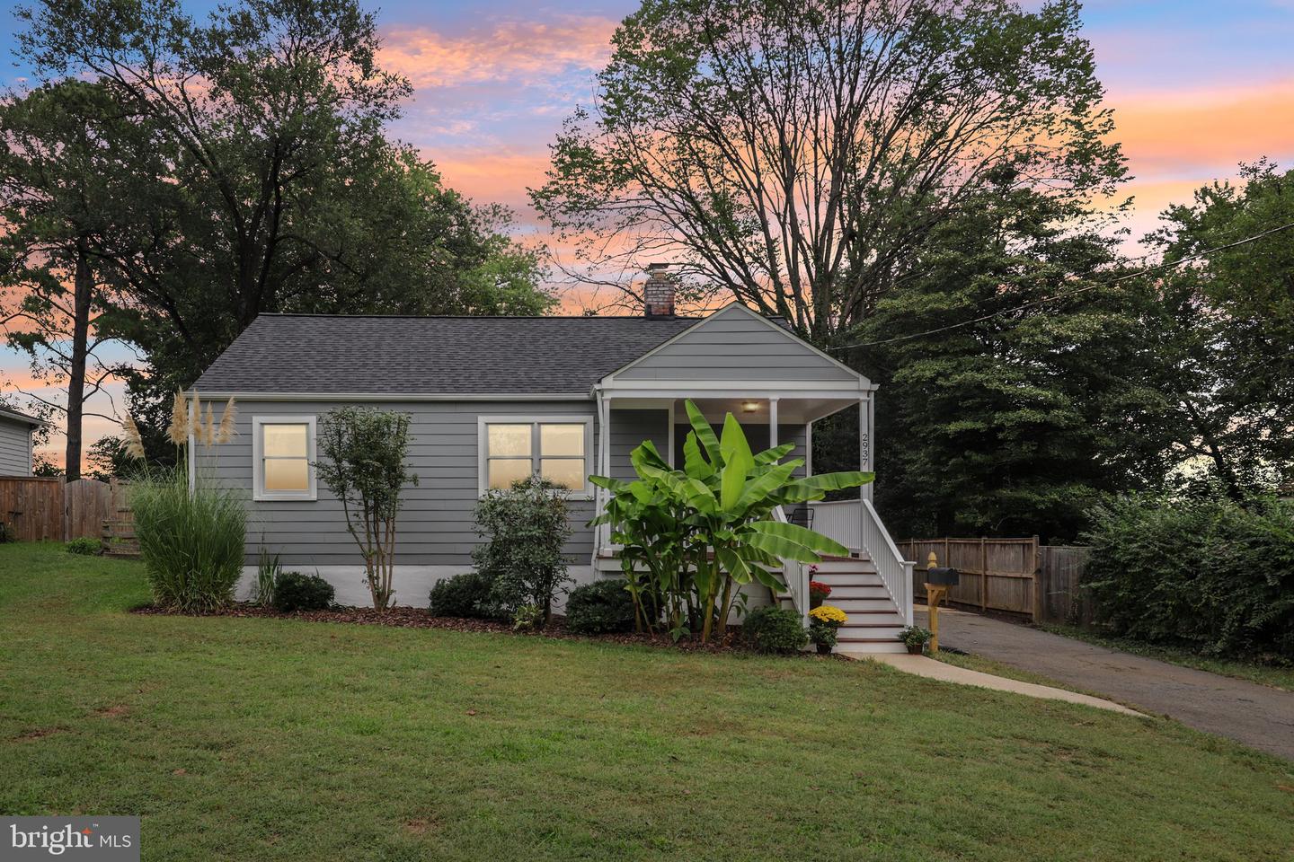 2937 FAIRMONT ST, FALLS CHURCH, Virginia 22042, 2 Bedrooms Bedrooms, ,1 BathroomBathrooms,Residential,For sale,2937 FAIRMONT ST,VAFX2267030 MLS # VAFX2267030