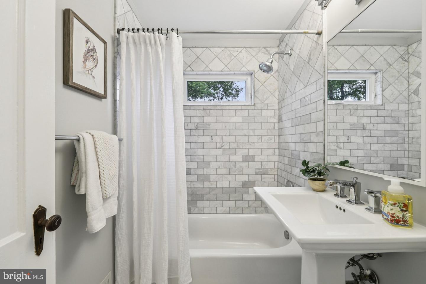 2937 FAIRMONT ST, FALLS CHURCH, Virginia 22042, 2 Bedrooms Bedrooms, ,1 BathroomBathrooms,Residential,For sale,2937 FAIRMONT ST,VAFX2267030 MLS # VAFX2267030