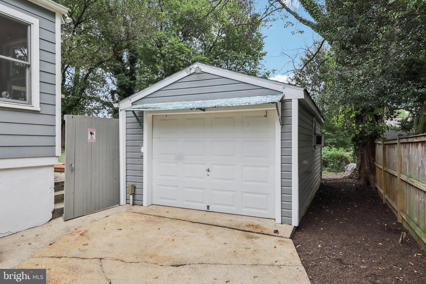 2937 FAIRMONT ST, FALLS CHURCH, Virginia 22042, 2 Bedrooms Bedrooms, ,1 BathroomBathrooms,Residential,For sale,2937 FAIRMONT ST,VAFX2267030 MLS # VAFX2267030