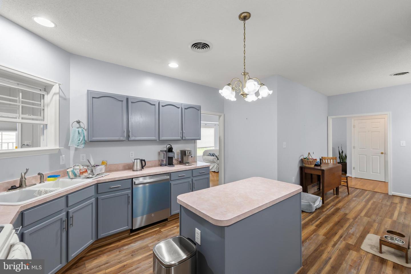 2808 SARATOGA DR, WINCHESTER, Virginia 22601, 3 Bedrooms Bedrooms, ,2 BathroomsBathrooms,Residential,For sale,2808 SARATOGA DR,VAWI2009086 MLS # VAWI2009086