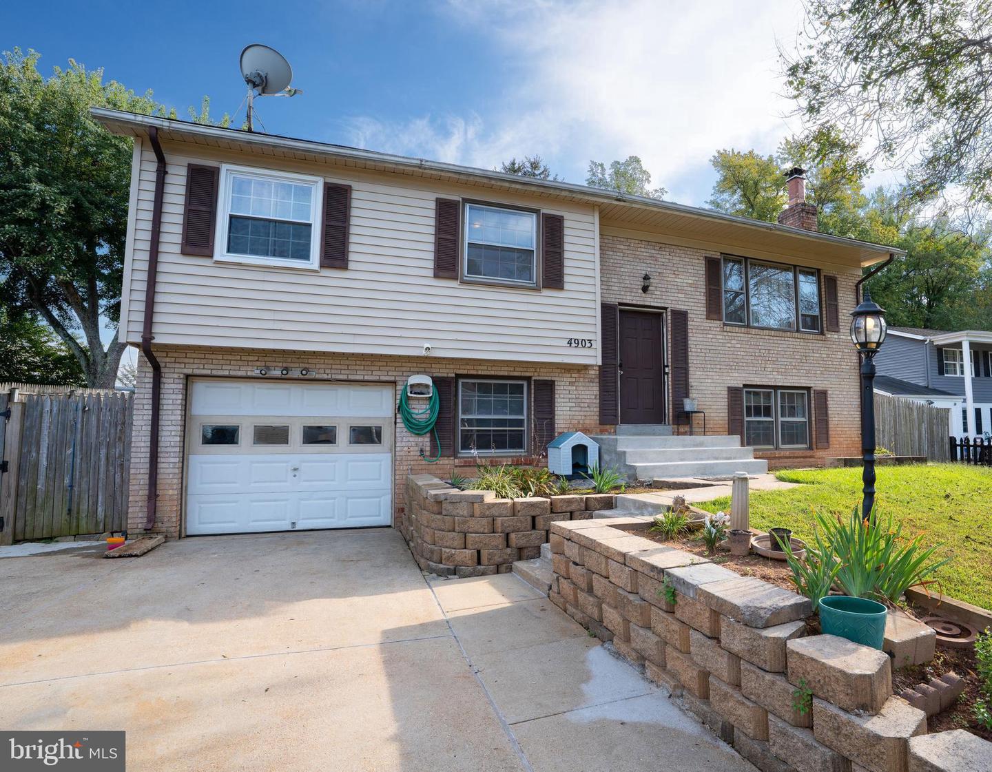 4903 KENYON CT, DALE CITY, Virginia 22193, 4 Bedrooms Bedrooms, ,2 BathroomsBathrooms,Residential,For sale,4903 KENYON CT,VAPW2104168 MLS # VAPW2104168