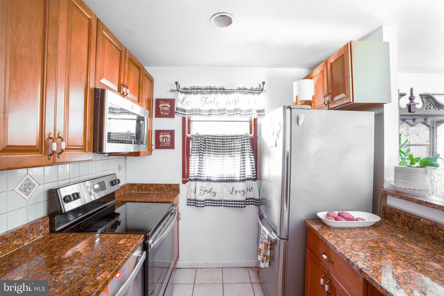 4903 KENYON CT, DALE CITY, Virginia 22193, 4 Bedrooms Bedrooms, ,2 BathroomsBathrooms,Residential,For sale,4903 KENYON CT,VAPW2104168 MLS # VAPW2104168