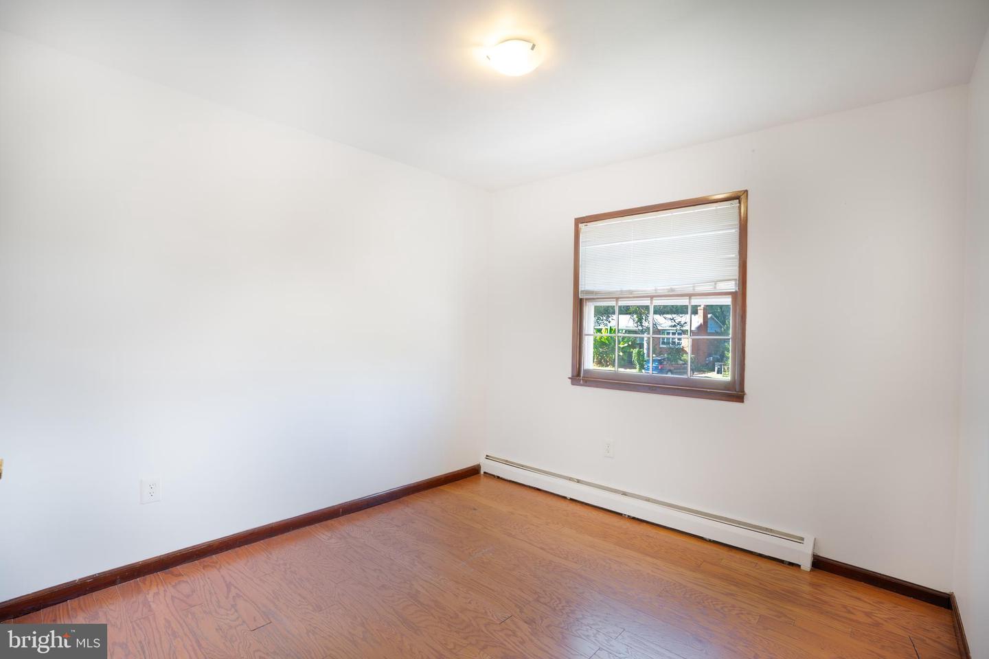 4903 KENYON CT, DALE CITY, Virginia 22193, 4 Bedrooms Bedrooms, ,2 BathroomsBathrooms,Residential,For sale,4903 KENYON CT,VAPW2104168 MLS # VAPW2104168