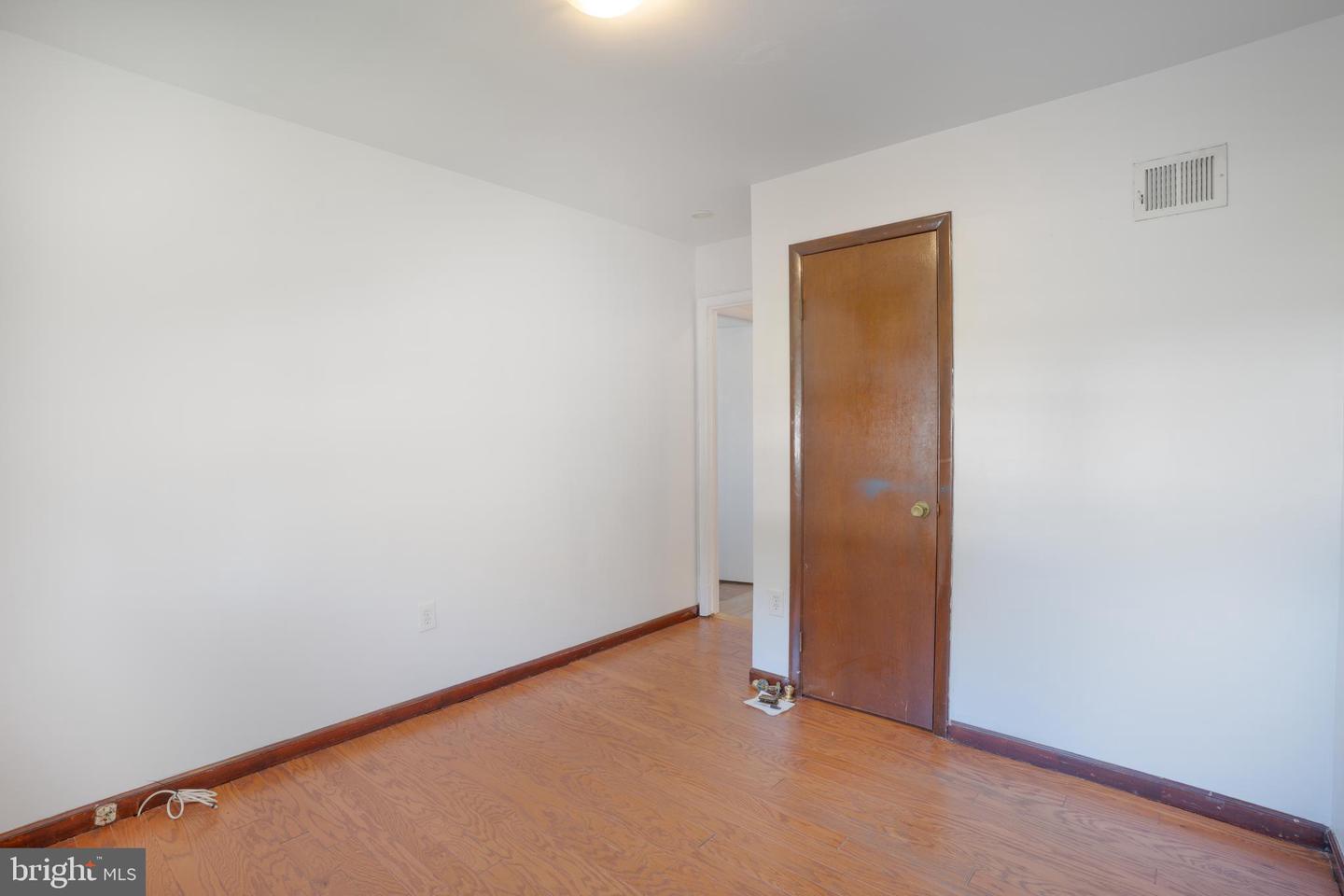 4903 KENYON CT, DALE CITY, Virginia 22193, 4 Bedrooms Bedrooms, ,2 BathroomsBathrooms,Residential,For sale,4903 KENYON CT,VAPW2104168 MLS # VAPW2104168