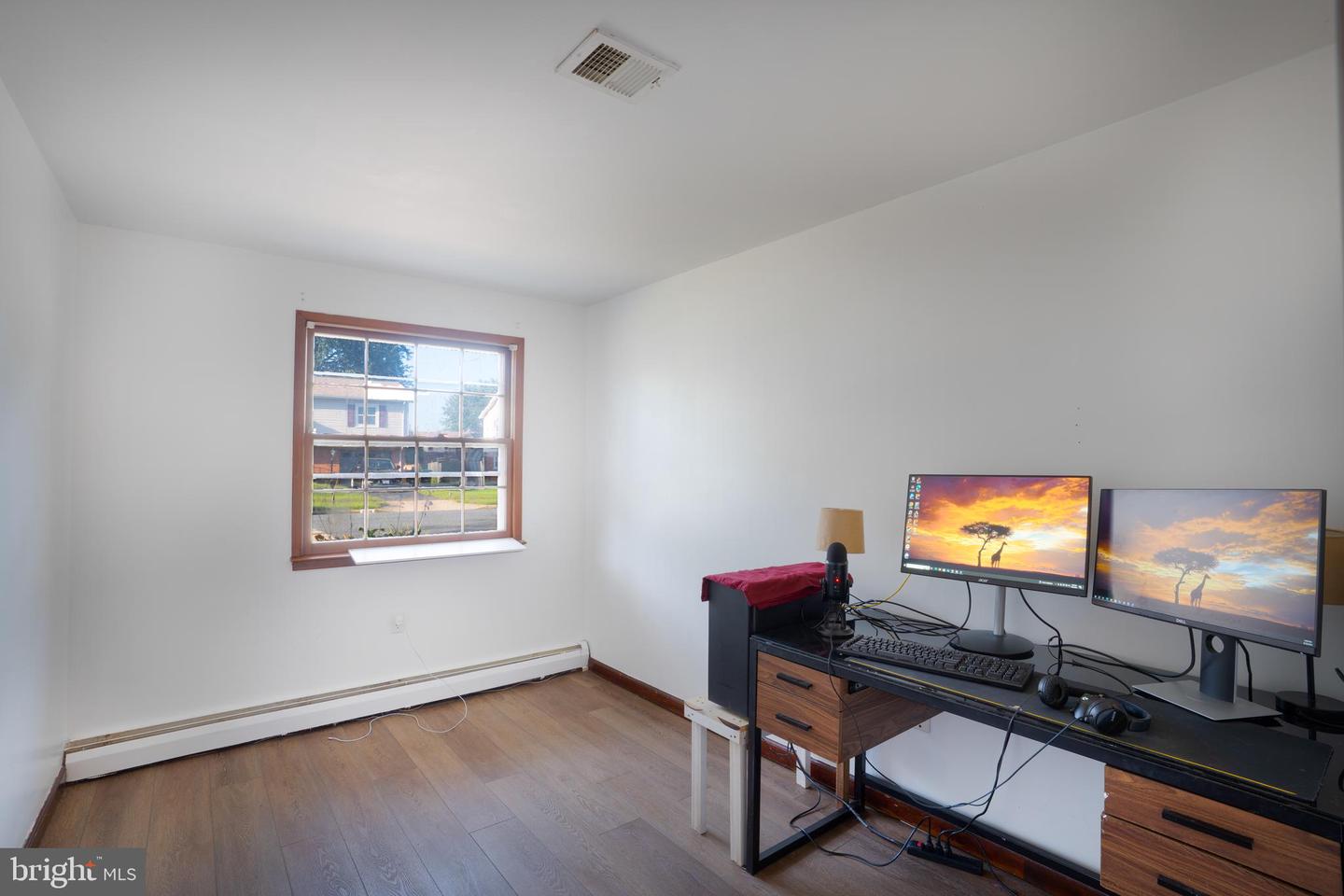 4903 KENYON CT, DALE CITY, Virginia 22193, 4 Bedrooms Bedrooms, ,2 BathroomsBathrooms,Residential,For sale,4903 KENYON CT,VAPW2104168 MLS # VAPW2104168