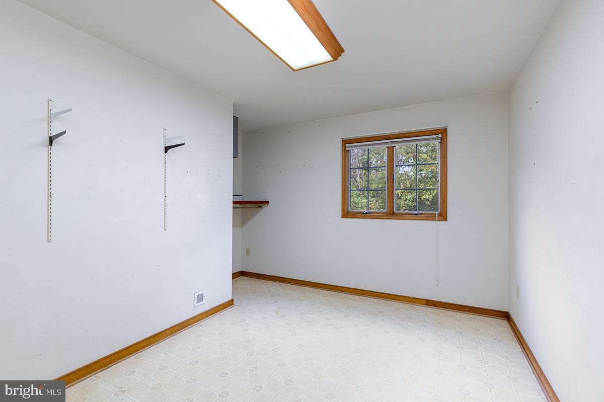 10812 MILLRIDGE LN, SPOTSYLVANIA, Virginia 22553, 4 Bedrooms Bedrooms, ,4 BathroomsBathrooms,Residential,For sale,10812 MILLRIDGE LN,VASP2036306 MLS # VASP2036306