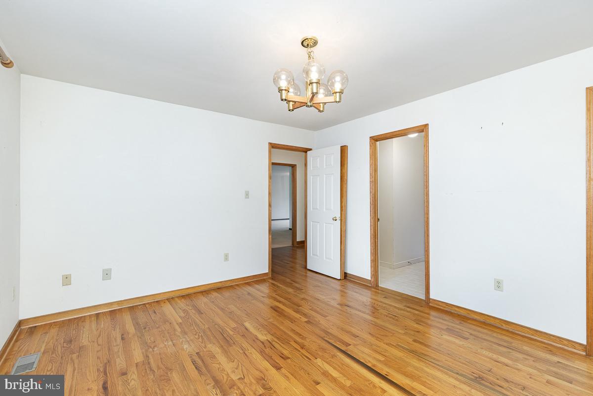 10812 MILLRIDGE LN, SPOTSYLVANIA, Virginia 22553, 4 Bedrooms Bedrooms, ,4 BathroomsBathrooms,Residential,For sale,10812 MILLRIDGE LN,VASP2036306 MLS # VASP2036306