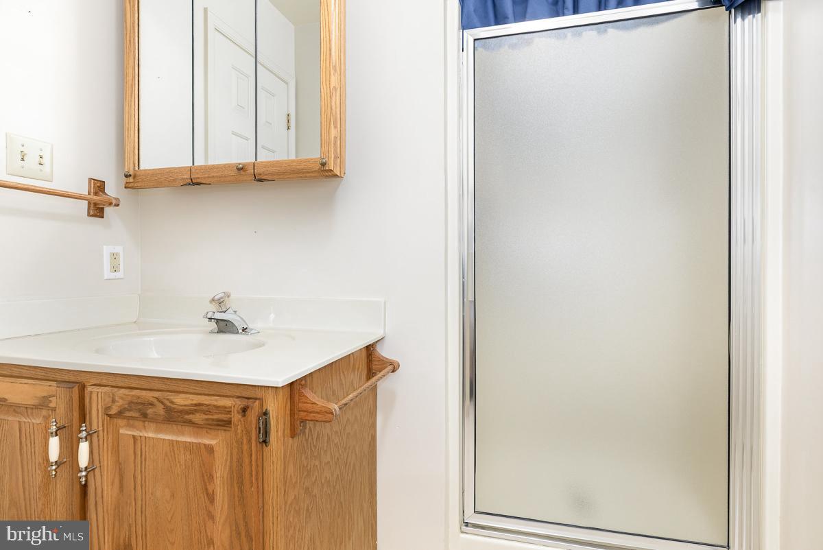 10812 MILLRIDGE LN, SPOTSYLVANIA, Virginia 22553, 4 Bedrooms Bedrooms, ,4 BathroomsBathrooms,Residential,For sale,10812 MILLRIDGE LN,VASP2036306 MLS # VASP2036306