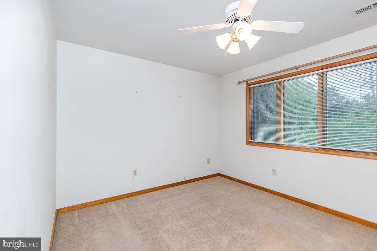 10812 MILLRIDGE LN, SPOTSYLVANIA, Virginia 22553, 4 Bedrooms Bedrooms, ,4 BathroomsBathrooms,Residential,For sale,10812 MILLRIDGE LN,VASP2036306 MLS # VASP2036306