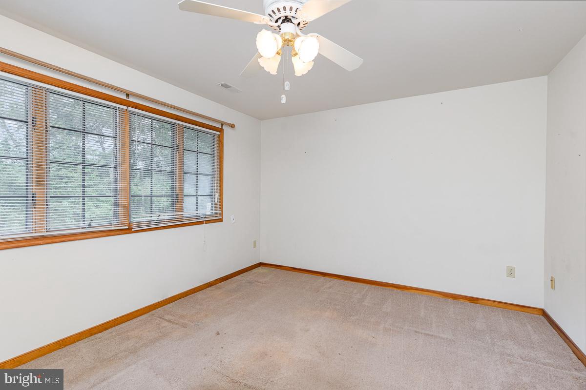 10812 MILLRIDGE LN, SPOTSYLVANIA, Virginia 22553, 4 Bedrooms Bedrooms, ,4 BathroomsBathrooms,Residential,For sale,10812 MILLRIDGE LN,VASP2036306 MLS # VASP2036306
