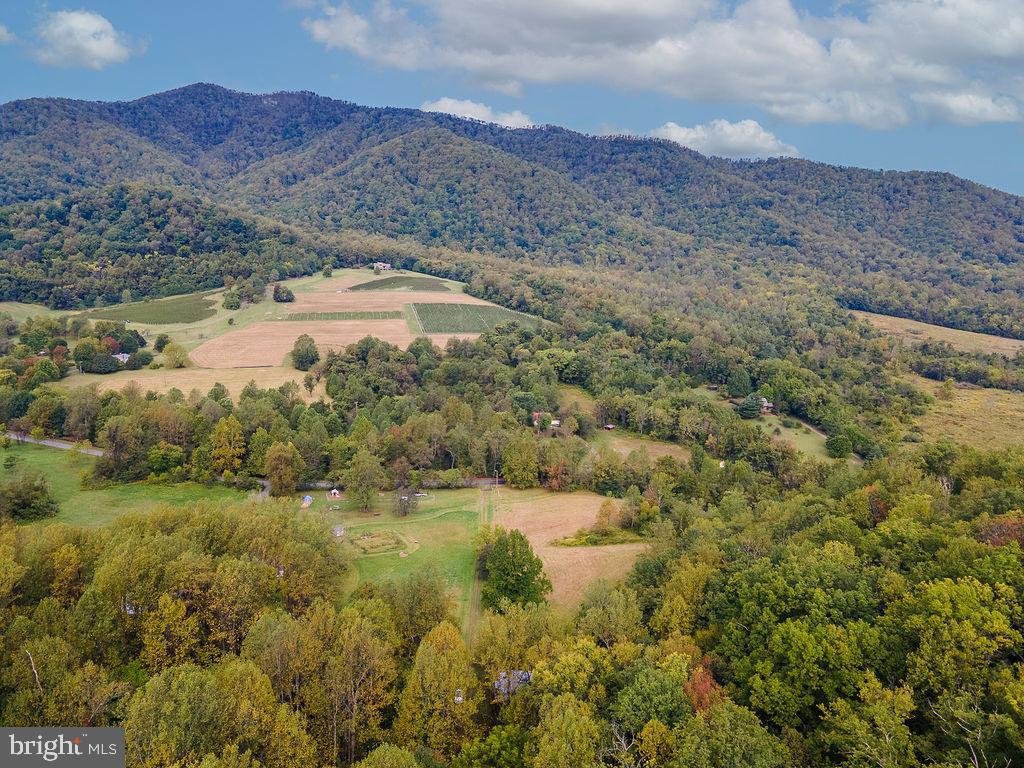 1463 QUAKER RUN RD, BANCO, Virginia 22711, 2 Bedrooms Bedrooms, ,1 BathroomBathrooms,Residential,For sale,1463 QUAKER RUN RD,VAMA2002448 MLS # VAMA2002448