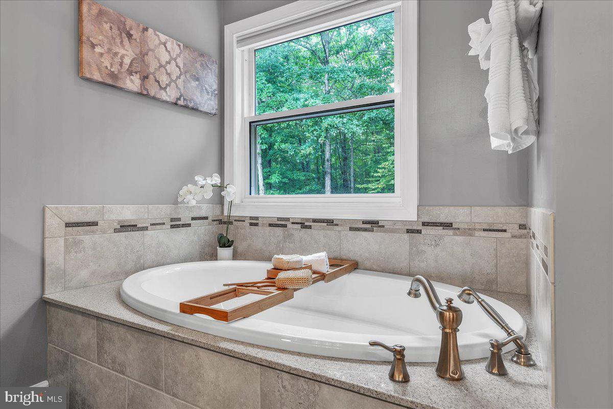 255 SUMMER BREEZE LN, FREDERICKSBURG, Virginia 22406, 5 Bedrooms Bedrooms, 21 Rooms Rooms,4 BathroomsBathrooms,Residential,For sale,255 SUMMER BREEZE LN,VAST2042716 MLS # VAST2042716