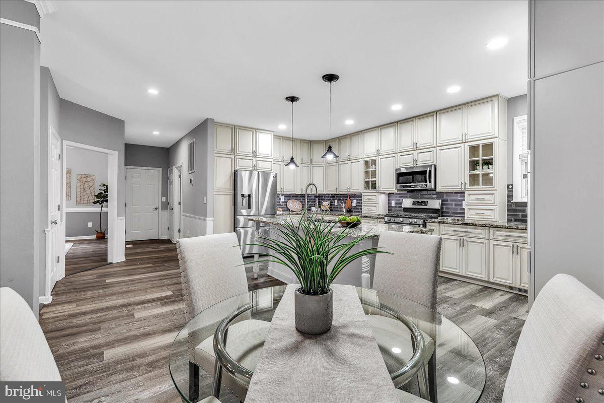 255 SUMMER BREEZE LN, FREDERICKSBURG, Virginia 22406, 5 Bedrooms Bedrooms, 21 Rooms Rooms,4 BathroomsBathrooms,Residential,For sale,255 SUMMER BREEZE LN,VAST2042716 MLS # VAST2042716