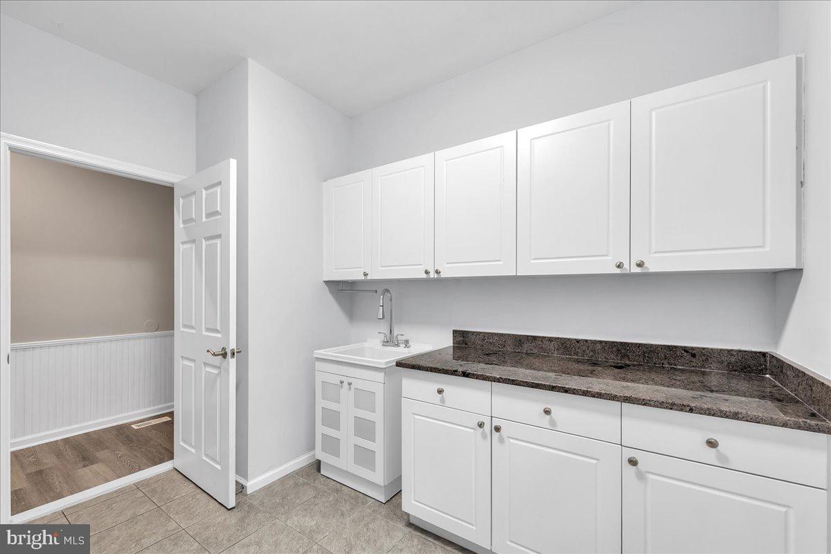 255 SUMMER BREEZE LN, FREDERICKSBURG, Virginia 22406, 5 Bedrooms Bedrooms, 21 Rooms Rooms,4 BathroomsBathrooms,Residential,For sale,255 SUMMER BREEZE LN,VAST2042716 MLS # VAST2042716