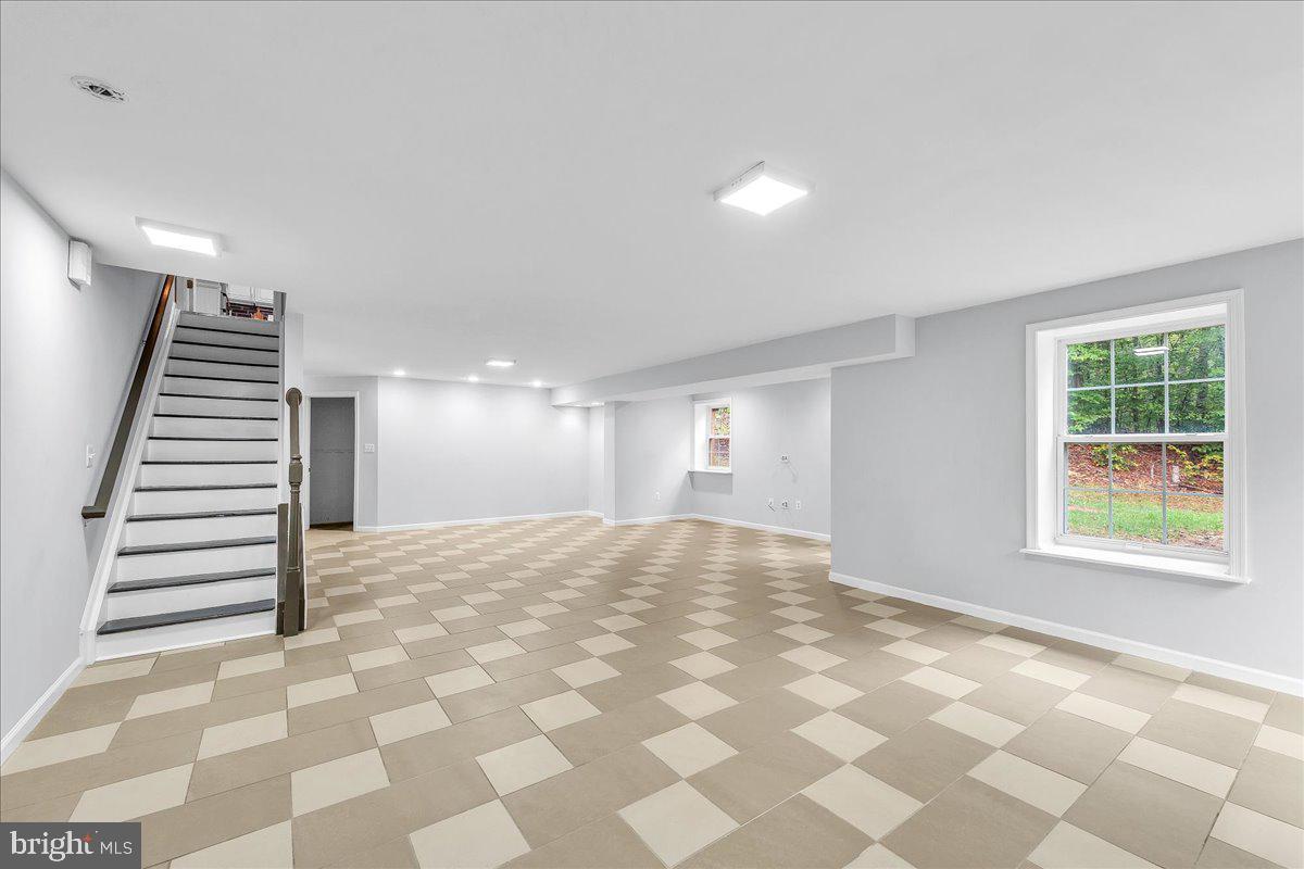 255 SUMMER BREEZE LN, FREDERICKSBURG, Virginia 22406, 5 Bedrooms Bedrooms, 21 Rooms Rooms,4 BathroomsBathrooms,Residential,For sale,255 SUMMER BREEZE LN,VAST2042716 MLS # VAST2042716