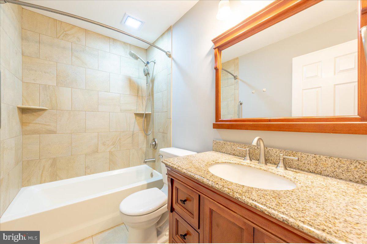 255 SUMMER BREEZE LN, FREDERICKSBURG, Virginia 22406, 5 Bedrooms Bedrooms, 21 Rooms Rooms,4 BathroomsBathrooms,Residential,For sale,255 SUMMER BREEZE LN,VAST2042716 MLS # VAST2042716