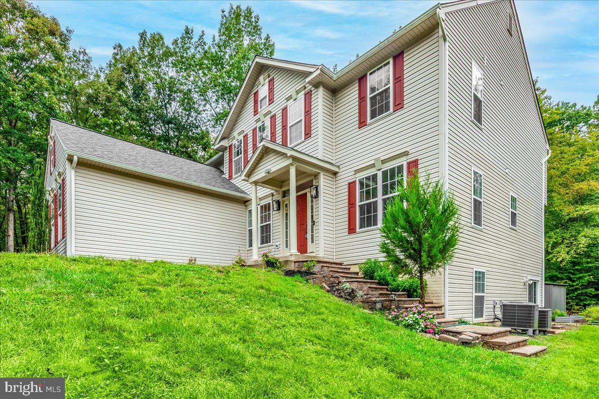 255 SUMMER BREEZE LN, FREDERICKSBURG, Virginia 22406, 5 Bedrooms Bedrooms, 21 Rooms Rooms,4 BathroomsBathrooms,Residential,For sale,255 SUMMER BREEZE LN,VAST2042716 MLS # VAST2042716