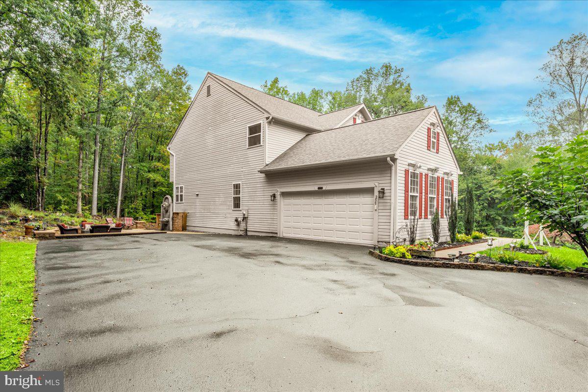 255 SUMMER BREEZE LN, FREDERICKSBURG, Virginia 22406, 5 Bedrooms Bedrooms, 21 Rooms Rooms,4 BathroomsBathrooms,Residential,For sale,255 SUMMER BREEZE LN,VAST2042716 MLS # VAST2042716