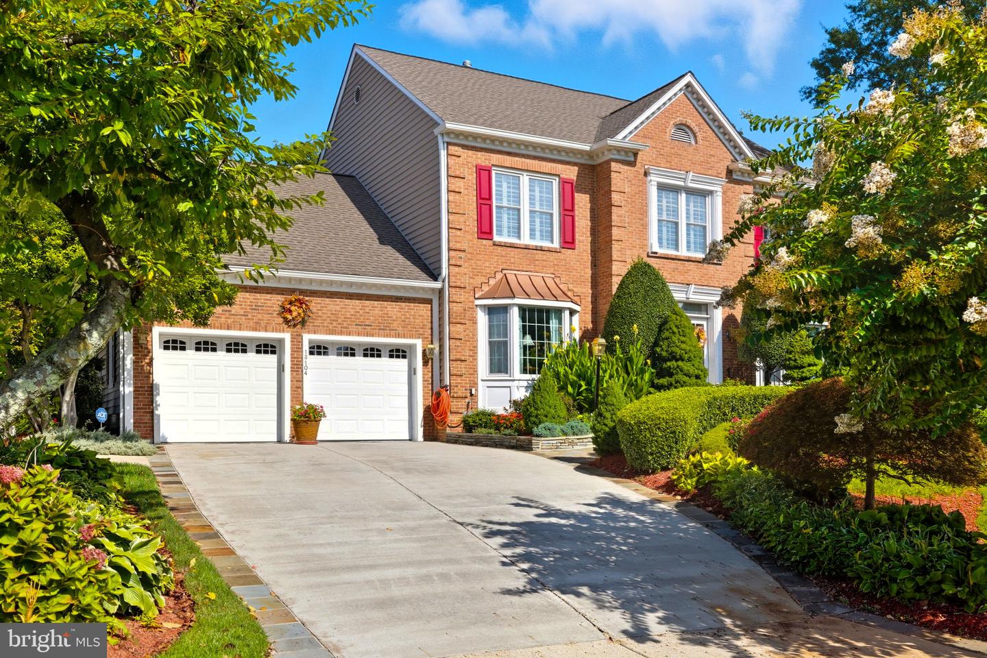 13104 MEADOW HALL CT, HERNDON, Virginia 20171, 5 Bedrooms Bedrooms, 22 Rooms Rooms,3 BathroomsBathrooms,Residential,For sale,13104 MEADOW HALL CT,VAFX2268118 MLS # VAFX2268118