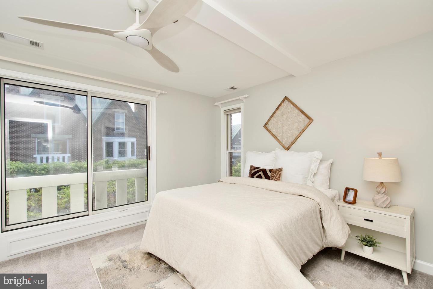 142 N UNION ST, ALEXANDRIA, Virginia 22314, 2 Bedrooms Bedrooms, ,2 BathroomsBathrooms,Residential,For sale,142 N UNION ST,VAAX2049922 MLS # VAAX2049922