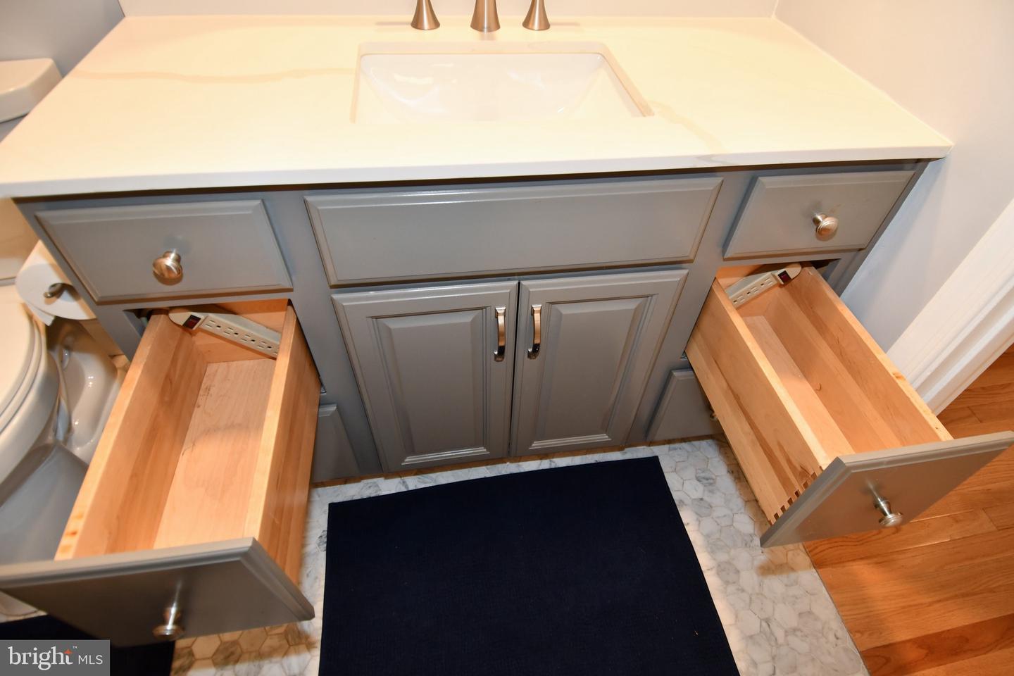 21329 THIMBLEWEED CT, ASHBURN, Virginia 20147, 4 Bedrooms Bedrooms, ,3 BathroomsBathrooms,Residential,For sale,21329 THIMBLEWEED CT,VALO2107188 MLS # VALO2107188