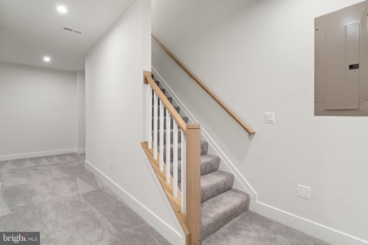 43257 GREELEY SQ, ASHBURN, Virginia 20148, 3 Bedrooms Bedrooms, 17 Rooms Rooms,3 BathroomsBathrooms,Residential,For sale,43257 GREELEY SQ,VALO2107280 MLS # VALO2107280