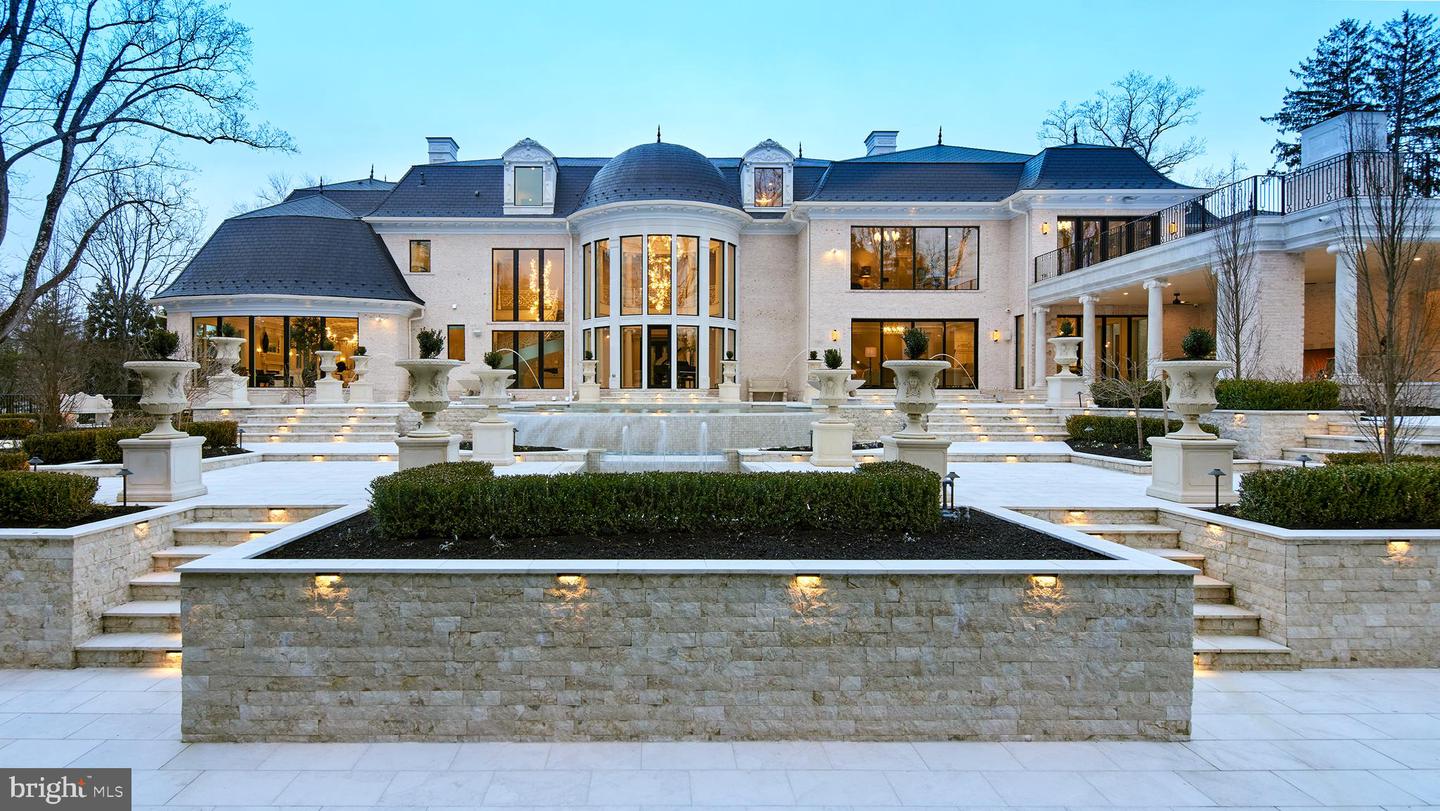6431 GEORGETOWN PIKE, MCLEAN, Virginia 22101, 10 Bedrooms Bedrooms, ,12 BathroomsBathrooms,Residential,For sale,6431 GEORGETOWN PIKE,VAFX2268648 MLS # VAFX2268648