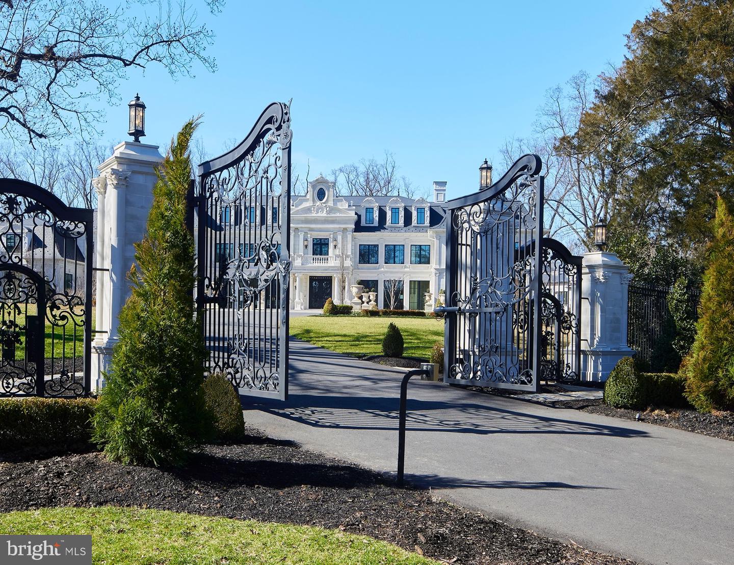 6431 GEORGETOWN PIKE, MCLEAN, Virginia 22101, 10 Bedrooms Bedrooms, ,12 BathroomsBathrooms,Residential,For sale,6431 GEORGETOWN PIKE,VAFX2268648 MLS # VAFX2268648