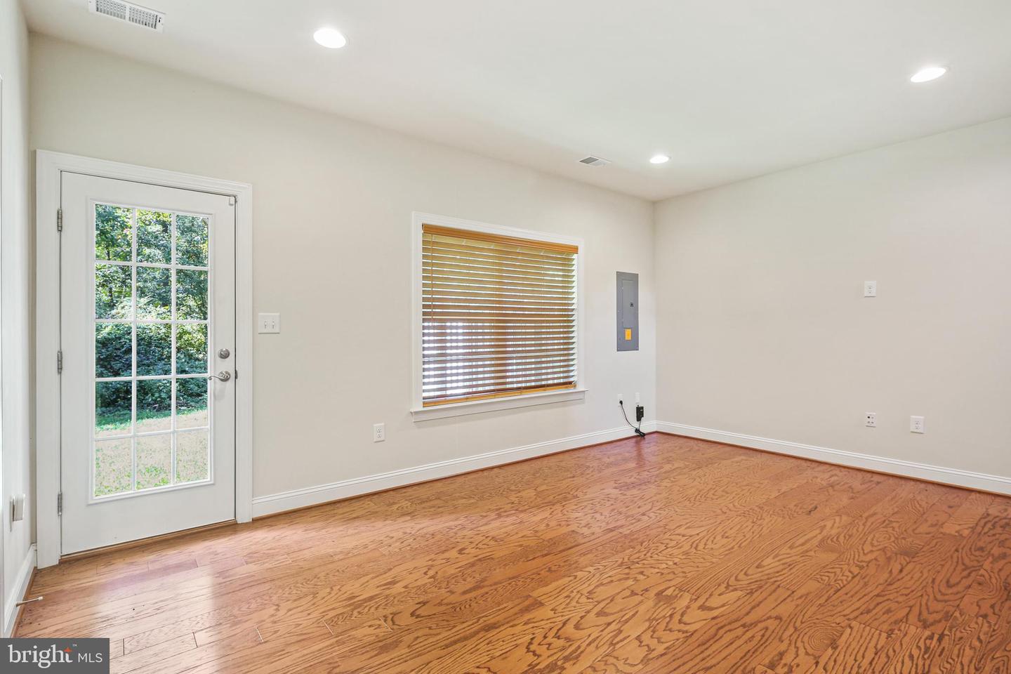 6279 ALFORTH AVE, ALEXANDRIA, Virginia 22315, 3 Bedrooms Bedrooms, 11 Rooms Rooms,3 BathroomsBathrooms,Residential,For sale,6279 ALFORTH AVE,VAFX2268800 MLS # VAFX2268800