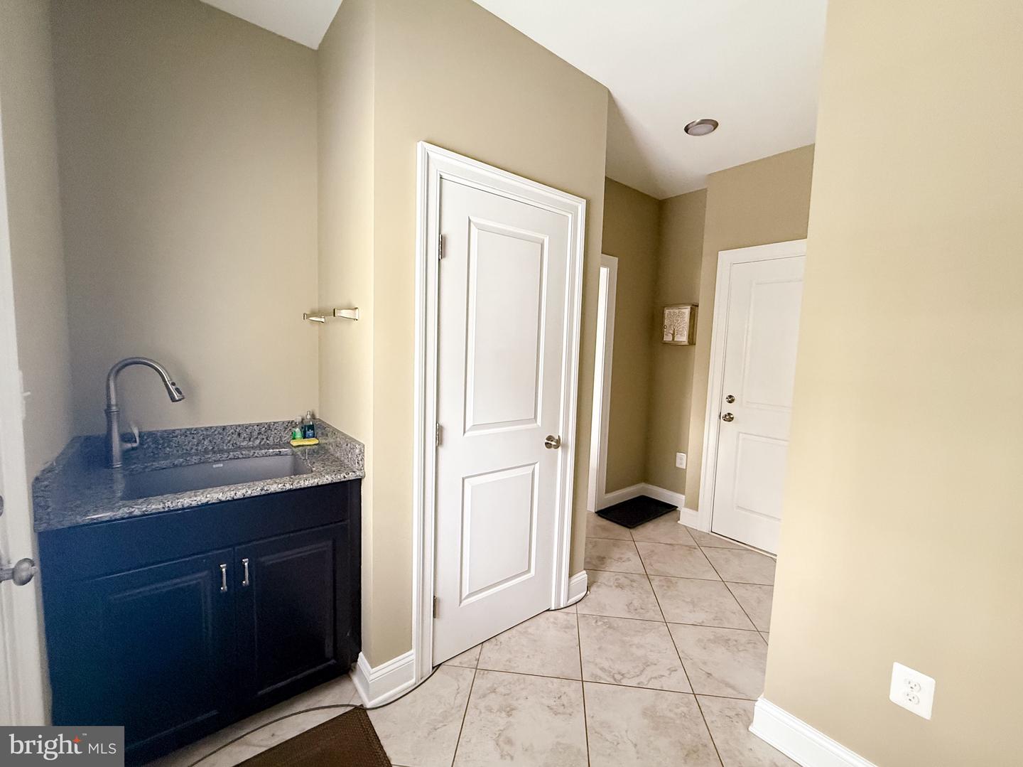 5885 PIGNUT MOUNTAIN DR, WARRENTON, Virginia 20187, 4 Bedrooms Bedrooms, ,3 BathroomsBathrooms,Residential,For sale,5885 PIGNUT MOUNTAIN DR,VAFQ2018400 MLS # VAFQ2018400